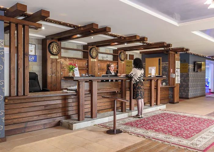 Grand Royale Apartment Complex & Spa